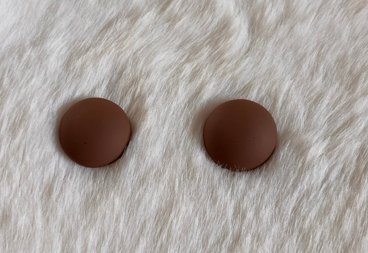 Round Dark Brown Cabs