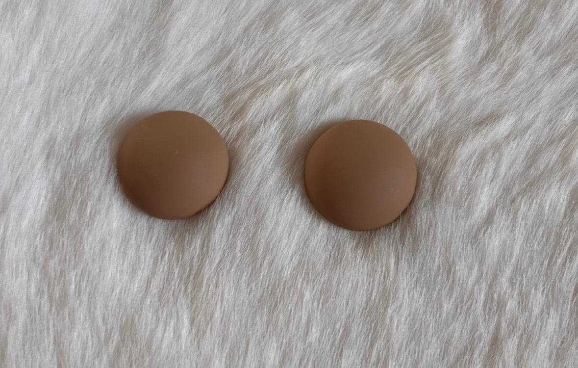 Round light brown Cabs